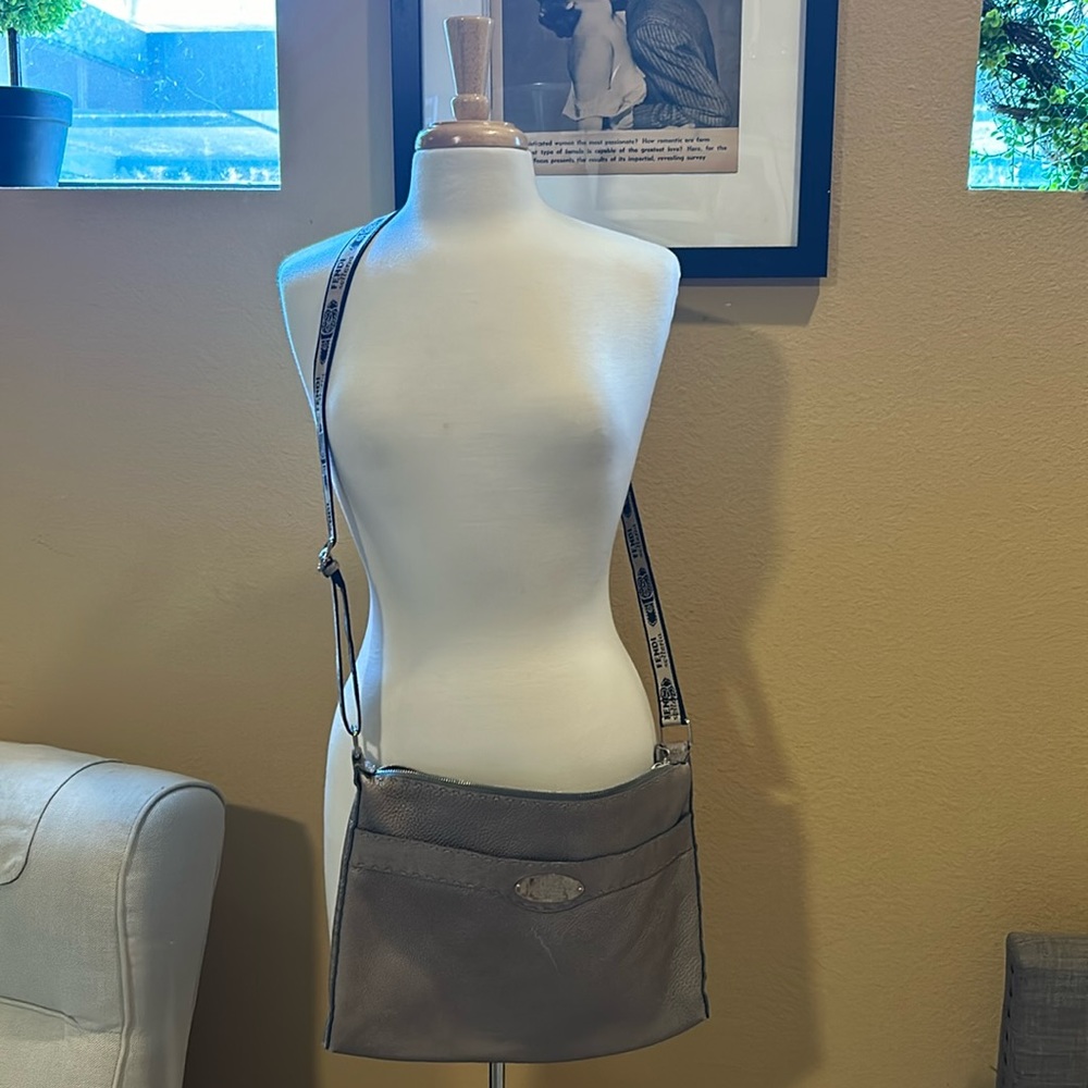 Auth Fendi Pebble Grain Leather grey Messenger Bag Fendi Crossbody Strap